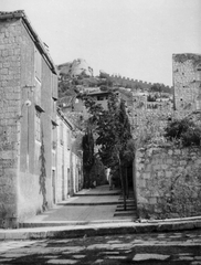 Horvátország, Hvar, Trg. Sv. Stjepana, háttérben a dombon a hvari erőd., 1937, MZSL/Ofner Károly, Fortepan #42244