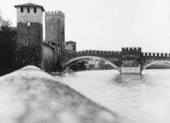 Olaszország, Verona, Ponte di Castelvecchio., 1930, MZSL/Ofner Károly, híd, ívhíd, téglahíd, Guglielmo Bevilacqua-terv, Fortepan #42349