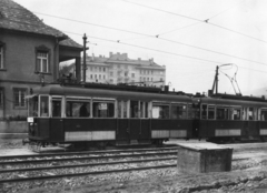 Magyarország, Budapest XII., Böszörményi út a Kiss János altábornagy (Fery Oszkár) utcai kereszteződésnél, a Margaréta utcai lakóház felé nézve., 1935, MZSL/Ofner Károly, villamos, Budapest, viszonylatszám, Medgyaszay István-terv, Fortepan #42404