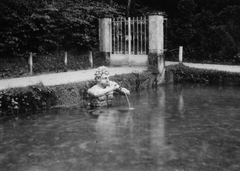 Ausztria, Salzburg, Hellbrunni kastély parkja., 1935, MZSL/Ofner Károly, kapu, szobor, vízköpő, Fortepan #42416