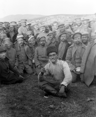 1916, Angyalföldi Helytörténeti Gyűjtemény, First World War, tableau, prisoner of war, soldier, Soviet soldier, cross-legged sitting, Fortepan #42470