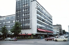 Finnország, Lahti, Rauhankatu - Aleksanterinkatu sarok, egykori Hotelli Sokos (később Omena Hotel Lahti)., 1969, MZSL/Ofner Károly, színes, Fortepan #42479