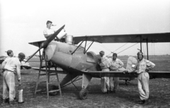 Magyarország, Szentes, repülőtér, Bücker Bü 131 "Jungmann" repülőgép, magyar neve "Csíz"., 1949, UVATERV, közlekedés, német gyártmány, pilóta, repülőgép, létra, repülőtér, Bücker-márka, Bücker Bü 131, biplán, Fortepan #4255