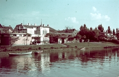 Magyarország, Győr, az ÉDÁSZ csónakház, a Radó-sziget déli csúcsáról nézve., 1939, Konok Tamás id, színes, csónak, vízpart, Fortepan #42589