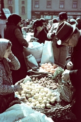 Magyarország, Győr, Széchenyi tér, piac., 1939, Konok Tamás id, kalap, színes, piac, életkép, kosár, kofa, cekker, árus, termény, Fortepan #42595