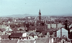 Magyarország, Győr, a belváros háztetői és a Városháza tornya, kilátás Pannonhalma felé., 1944, Konok Tamás id, színes, háztető, látkép, neobarokk stílus, Hübner Jenő-terv, Fortepan #42653