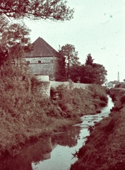 Szlovákia, Léva, Perec patak a vár északnyugati bástyájánál., 1939, Konok Tamás id, színes, vár, Fortepan #42708