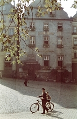 Germany, Wetzlar, Dóm tér., 1942, Konok Tamás id, bicycle, colorful, Fortepan #42732