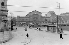 Magyarország, Budapest I., Batthyány tér., 1952, Fortepan, vasút, járókelő, utcakép, életkép, bódé, lámpaoszlop, vagon, Budapest, Fortepan #4313