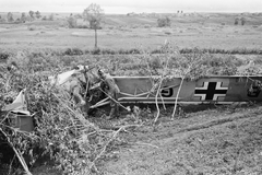 A Luftwaffe Fieseler Fi-156 futárrepülőgépének roncsa., 1942, Konok Tamás id, közlekedés, repülőgép, Luftwaffe, második világháború, járműroncs, Fieseler-márka, Fieseler Fi 156 Storch, Fortepan #43145