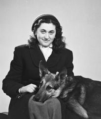 1960, Konok Tamás id, dog, German shepherd, posture, half-smile, Fortepan #43240