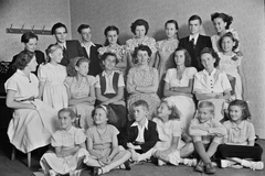 1946, Konok Tamás id, tableau, youth, kids, woman, teacher, Fortepan #43356