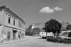 Hungary, Sopron, Sas tér., 1943, Konok Tamás id, ad, sign-board, road signs, street view, hairdresser, Fortepan #43434