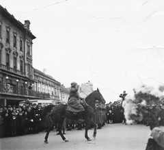 Magyarország, Győr, Városháza (Gróf Tisza István) tér, a IV. gyalogezred zászlószentelési ünnepsége., 1938, Konok Tamás id, ló, katona, tisztelgés, Fortepan #43637