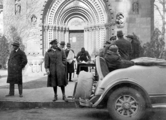 Magyarország, Városliget, Budapest XIV., Vajdahunyad vára, Jáki kápolna., 1931, Vojnich Pál, autóverseny, Alpár Ignác-terv, kápolna, anyósülés, Budapest, Fortepan #43834