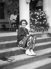 1936, Vojnich Pál, portrait, cigarette, smoking, stairs, lady, sitting on stairs, Fortepan #43861