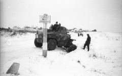 1940, Ludovika, tél, páncélautó, magyar gyártmány, baleset, útjelző tábla, katonaság, terepminta, 39M Csaba, oldalkocsis motorkerékpár, bőrkabát, Weiss Manfréd-márka, Fortepan #43911