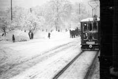 Magyarország, Budapest VIII., Üllői út, balra a Ludovika tér., 1940, Ludovika, tél, villamos, Budapest, viszonylatszám, Fortepan #43993