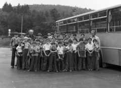 Magyarország, Sopron, Lővér körút, Lövér fürdő, Csík Ferenc uszoda (Fedett Uszoda) parkolója, 1979, Baráth Endre, Ikarus-márka, autóbusz, Ikarus 266, Fortepan #44169