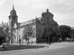 Magyarország, Sárvár, Kossuth tér, Szent László király templom., 1963, Gyöngyi, templom, Fortepan #44202