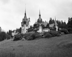 Románia, Sinaia, Peles kastély (a román királyok nyári rezidenciája)., 1961, Gyöngyi, kastély, neoreneszánsz, Carl Wilhelm Christian Ritter von Doderer-terv, Johannes Schultz-terv, Carol Benesch-terv, Karel Liman-terv, Fortepan #44221