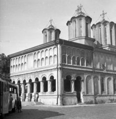 Románia, Bukarest, Patriarchális székesegyház., 1957, Gyöngyi, templom, autóbusz, pravoszláv templom, székesegyház, Fortepan #44240