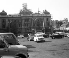 Szerbia, Belgrád, Trg Republike, Szerb Nemzeti Múzeum., 1965, Gyöngyi, Jugoszlávia, múzeum, automobil, állvány, neon lámpa, Andra Stevanović-terv, Nikola Nestorović-terv, Fortepan #44252