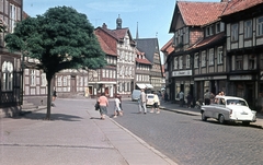 Németország, Wernigerode, Marktstrasse., 1962, Fortepan, színes, csehszlovák gyártmány, Trabant-márka, utcakép, életkép, Skoda-márka, építészet, NDK, automobil, Skoda Octavia, Fortepan #44288