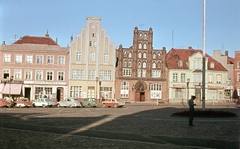 Németország, Wismar, Marktplatz., 1962, Fortepan, színes, utcakép, Moszkvics-márka, antenna, NDK, lámpaoszlop, automobil, EMW 340, Moszkvics 407, Wartburg 311/312, Opel 1.2 liter/Opel 1.0 liter/Opel P4, Fortepan #44291