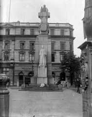 United Kingdom, London, St. Martin's Place, Edith Cavell emlékmű., 1930, Korenchy László, monument, Edith Cavell-portrayal, George Frampton-design, Fortepan #44401