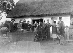 1930, Fortepan, dog, harvest, tableau, barrel, thatch roof, work, wine press, press house, wooden tub, Fortepan #4448