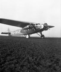 A Holland Királyi Légitársaság (KLM) Fokker F.XII típusú utasszállító repülőgépe., 1940, Korenchy László, közlekedés, repülőtér, KLM légitársaság, Fokker-márka, holland gyártmány, Fokker F.XII, Fortepan #44500