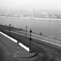 Hungary, Budapest V., pesti alsó rakpart a Jászai Mari térnél, távolban a Kossuth híd., 1960, Korenchy László, church, Baroque-style, Catholic Church, Danube, Budapest, Jesuits, Kristóf Hamon-design, Samu Pecz-design, Máté Nöpauer-design, Fortepan #44597