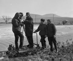 Magyarország, a kép a Faluszéli házak című film forgatásakor készült., 1972, Schiffer Pál, Andor Tamás, filmforgatás, filmkamera, fahrt-sín, fahrtkocsi, Fortepan #44656