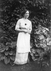 1910, Kövendy Katalin, garden, smile, woman, necklace, lady, lily, summer dresses, Fortepan #44852