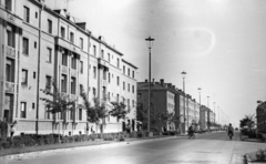 Hungary, Kazincbarcika, Egressy Béni (Lenin) út a 21. számtól nézve., 1960, Mészáros Zoltán, bicycle, blocks, lamp post, socialist realism, Fortepan #45184