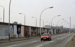 Germany, Berlin, Mühlenstrasse, a berlini fal (East Side Gallery)., 1990, Urbán Tamás, colorful, Seat-brand, Audi-brand, Austin-Brand, GDR, Berlin Wall, East-Berlin, wall painting, bicycle, Fortepan #45308