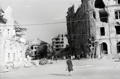 Hungary, Budapest I.,Budapest II., Széna tér a Hattyú utca felé nézve, balra a régi Szent János Kórház romjai., 1945, Fortepan, solitude, ruins, hoplessness, damaged building, Budapest, Fortepan #45552