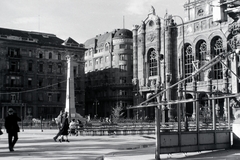 Magyarország, Budapest V., Vigadó tér, szovjet repülős emlékmű., 1945, Fortepan, emlékmű, Feszl Frigyes-terv, szovjet emlékmű, Budapest, rendezvényközpont, Buchwald-szék, Fortepan #45583