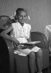 1955, Krasznai Gyula, portrait, book, reading, smile, girl, ribbon, Fortepan #45735