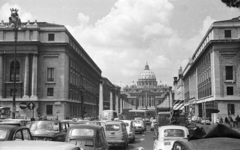 Olaszország, Róma, Via della Conciliazione és a Szent Péter-bazilika a Piazza Pia felől nézve., 1971, Krasznai Gyula, Bazilika, Fiat 500, Fiat 500 Giardinera, Fortepan #45904