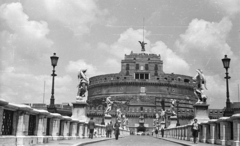 Olaszország, Róma, Angyalvár (Castel Sant'Angelo), Hadrianus császár síremléke., 1971, Krasznai Gyula, vár, antik kultúra, szobrász, angyal-ábrázolás, mauzóleum, Fortepan #45905