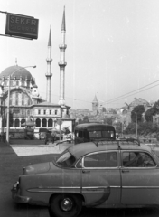 Törökország, Isztambul, Tophane városrész, Nusretiye mecset, háttérben a Galata-torony., 1965, Krasznai Gyula, minaret, automobil, mecset, Fortepan #45977