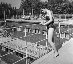 Magyarország, Margitsziget, Budapest, Hajós Alfréd Nemzeti Sportuszoda., 1958, Eperjesi Gyula, fürdőruha, Fortepan #46167