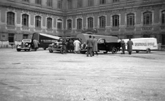 Magyarország, Budapest XI., a Magyar királyi József nádor Műszaki és Gazdaságtudományi Egyetem (később Budapesti Műszaki és Gazdaságtudományi Egyetem) udvara., 1939, Vojnich Pál, repülés, egyetem, vitorlázó repülőgép, automobil, Budapest, Budapesti Műszaki Egyetem, Fortepan #46263