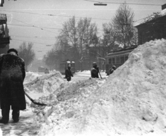 Hungary, Budapest XIV., Thököly út a Gizella út felől a város felé nézve., 1963, Mészáros Zoltán, winter, tram, snow worker, Budapest, Fortepan #46431