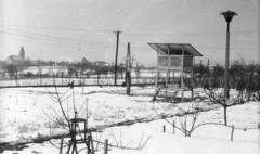 Magyarország,Balaton, Csopak, meteorológiai állomás, balra a református templom., 1965, Mészáros Zoltán, templom, meteorológia, meteorológiai állomás, rovarcsapda, Fortepan #46510