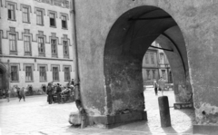 Hungary, Sopron, Orsolya tér, a Lábasház árkádja., 1963, Mészáros Zoltán, arch, Fortepan #46535