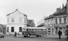 Hungary, Sopron, balra az Ógabona tér, jobbra a Színház utca a Lackner Kristóf utca torkolatánál., 1963, Mészáros Zoltán, bus, Hungarian brand, Ikarus-brand, Fortepan #46538