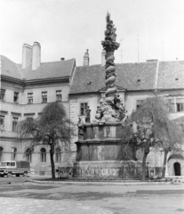 Hungary, Sopron, Fő (Beloiannisz) tér, Szentháromság-szobor., 1963, Mészáros Zoltán, Zuk-brand, Fortepan #46550